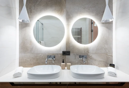 How Tech-Savvy Design Hotels Are Redefining Room Service Excellence